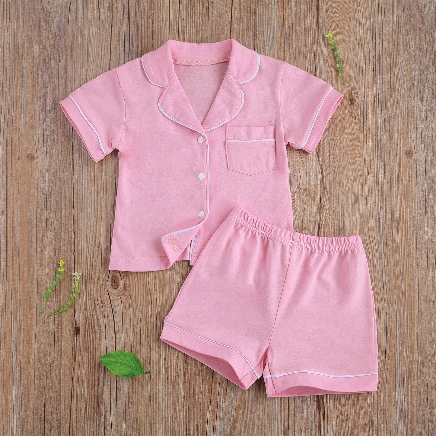 Ensemble Pyjama Doux : Chemise à Manches Courtes et Short Assorti