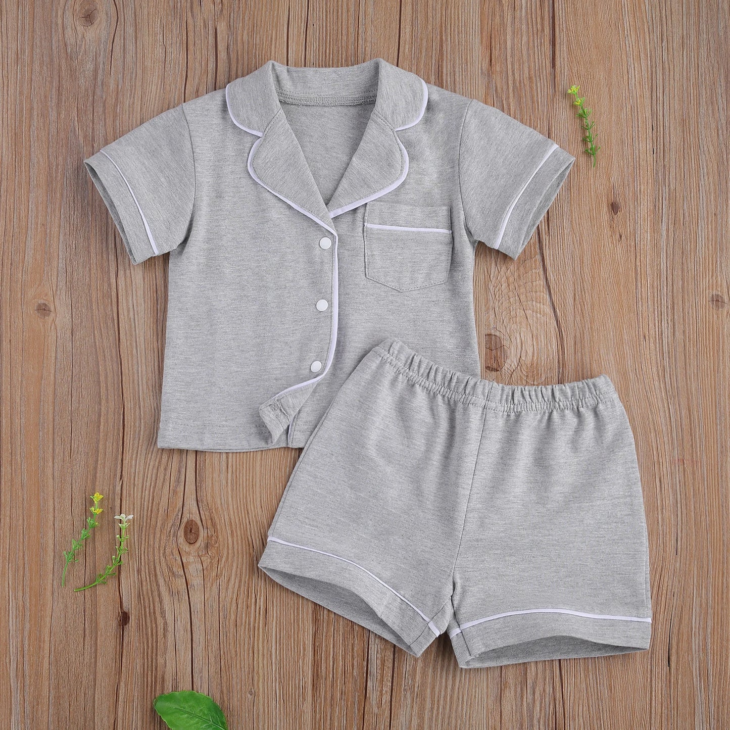 Ensemble Pyjama Doux : Chemise à Manches Courtes et Short Assorti