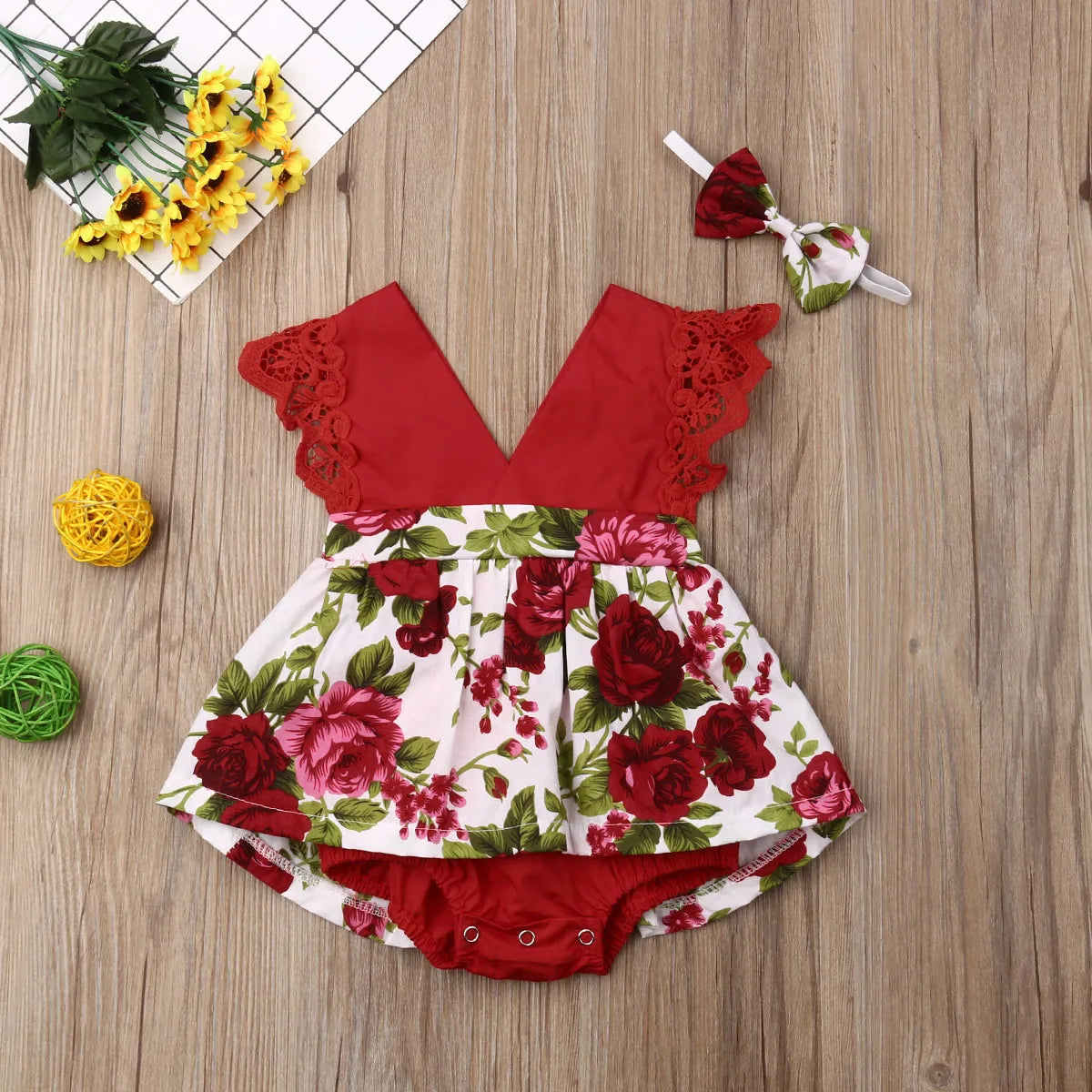 Fleurie et Mignonne : Combinaison Florale Bébé Fille avec Bandeau Assorti